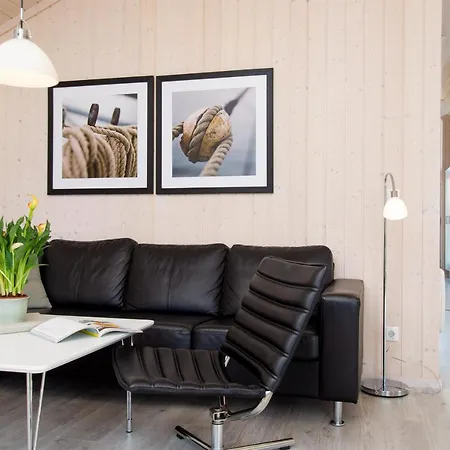 2 House B 37 Semesterbostad